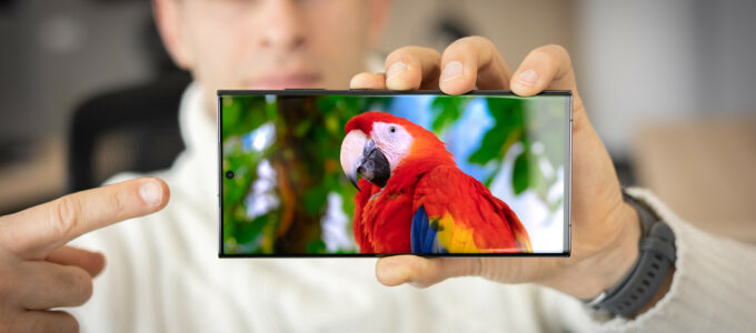 Galaxy S24 Ultra: Baterie šetří jasný displej