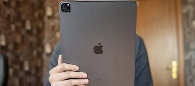 Revoluční iPad Pro a nový Magic Keyboard přicházejí příští rok, prozrazuje Bloomberg