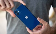 "Francie schválila aktualizaci softwaru pro iPhone 12 kvůli překročení povoleného vysokofrekvenčního záření"