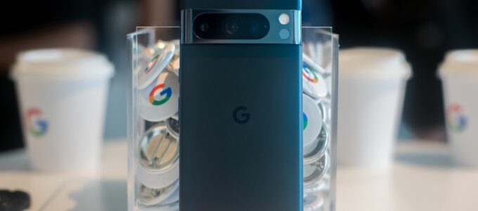 Google konečně vydal Pixel 8 a 8 Pro: Recenze a pochybnosti o hardwaru