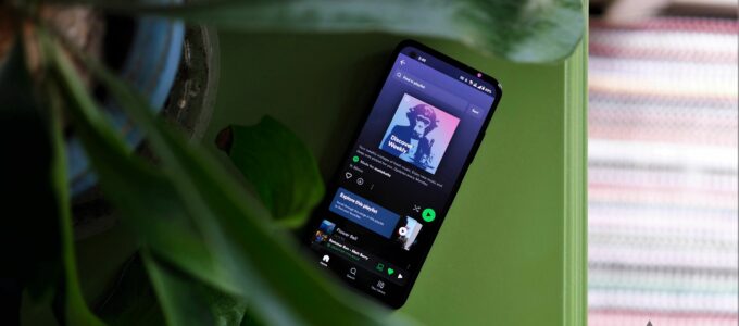 "Spotify nabízí nové funkce: automatické přepisy podcastů a skenování Spotify kódů"