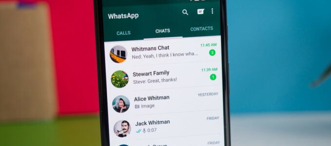 WhatsApp představuje oficiální podporu pro passkey uživatelů Androidu, která umožní odemknutí aplikace tváří, otiskem prstu nebo PINem zařízení.