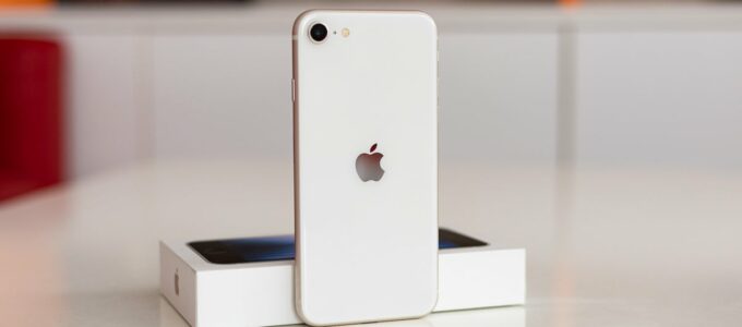 Konceptní render iPhone SE 4: Design inspirovaný iPhone 14.