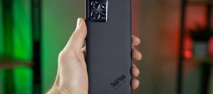 Motorola ThinkPhone s vysokou bezpečností a odolností za neuvěřitelných 360 Kč na Cyber Monday!