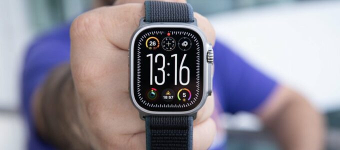 Apple plánuje zvětšit velikost ultrasíťované obrazovky Apple Watch na 2,12 palce v roce 2026.