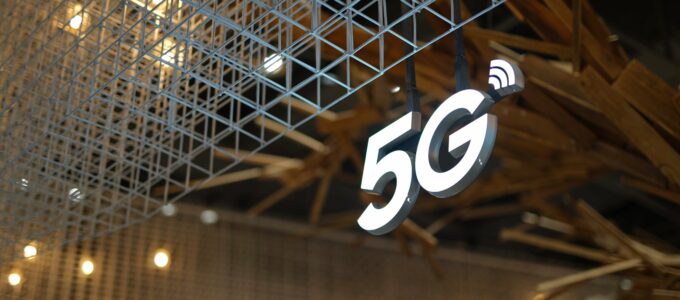 "Bezpečnost 5G: Zranitelnosti a ochrana dat v nové éře konektivity"