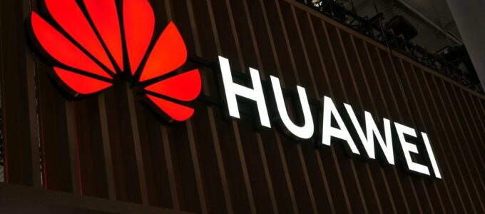 Huawei plánuje v roce 2022 postavit továrnu ve Francii