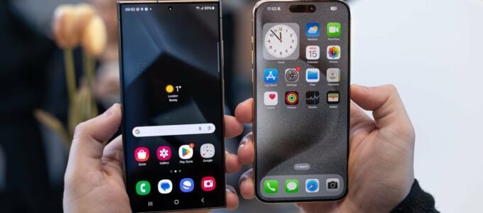 Proč mají uživatelé iPhonů "nenávist" vůči Androidu: přechod z vlajkové lodi iPhone na skládací Android v roce 2024