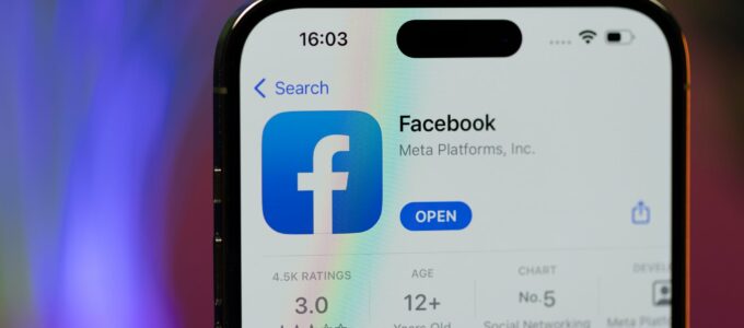 Žena, která žádala Facebook o vyšetření Sorose, opustí představenstvo Meta