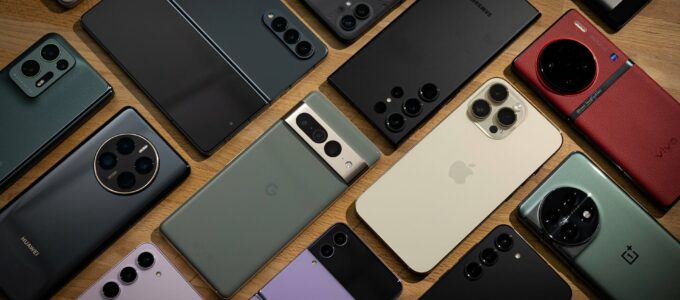 "Hranice mezi inspirací a imitací ve designu chytrých telefonů: Nad rámec iPhone 15 a Pixel 9"