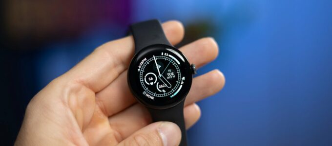 Únorová bezpečnostní aktualizace dostupná pro Pixel Watch a Pixel Watch 2