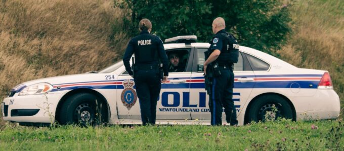 Poslouchejte, co se děje ve vašem městě s nejlepšími policejními skenerovými aplikacemi