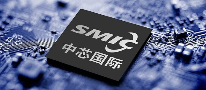 Čínský výrobce čipů SMIC přes sankce USA třetím největším foundry na světě