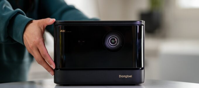 Dangbei's nový 4K laserový projektor s aplikací Netflix - licencovaná verze