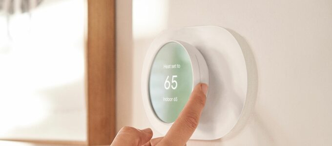 Jak připojit termostat Google Nest k Wi-Fi a ovládat ho online