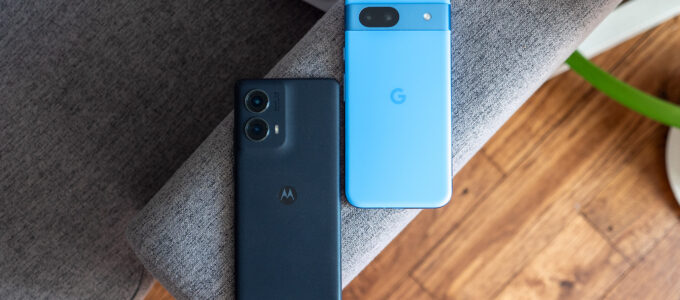 Motorola Edge 2024 vs. Google Pixel 8a: Jasná volba