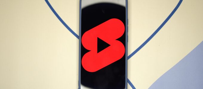 YouTube Shorts testuje automatické doporučené stahování