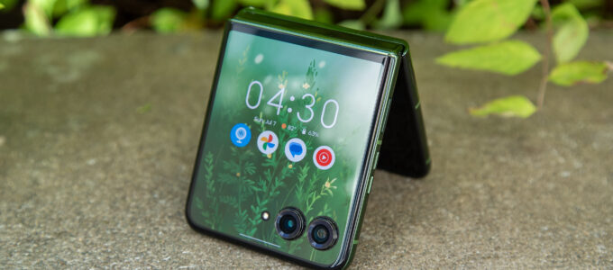 Recenze Motorola Razr Plus 2024: Překonává Samsung, tohle je ten pravý