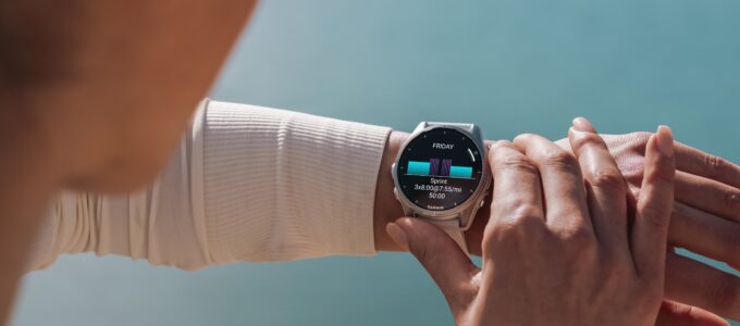 Garmin může předběhnout Apple a Samsung v technologii displeje