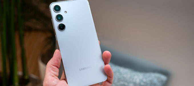 Galaxy S25 'Slim': tři výkonné kamery s novou technologií