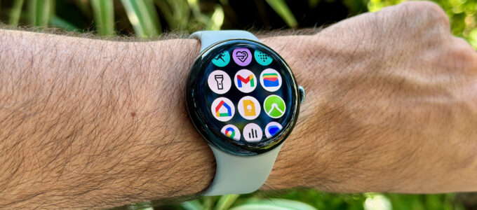 Wear OS 5.1 preview dostupný, běží na Androidu 15