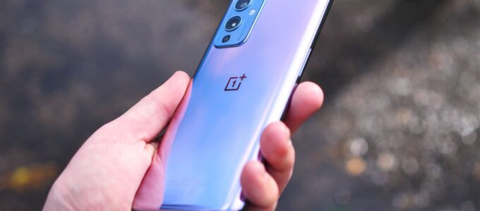 OnePlus razantně řeší problémy se zelenými čarami