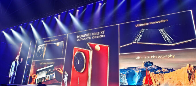 Huawei Mate XT: revoluční skládací telefon dostupný celosvětově