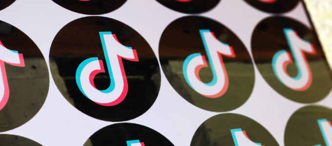 TikTok se vrací na app stóry, ByteDance řeší obavy USA